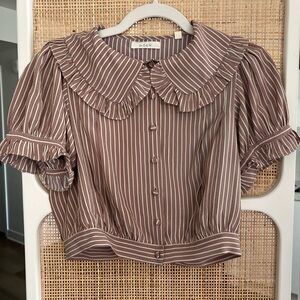 DOEN silk crop blouse size small. Blue red and cream stripes.